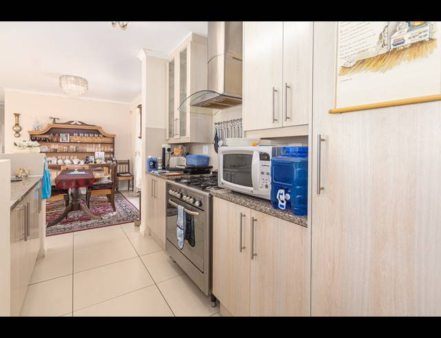3 BEDROOM FREEHOLD SOLD IN SUNNINGDALE